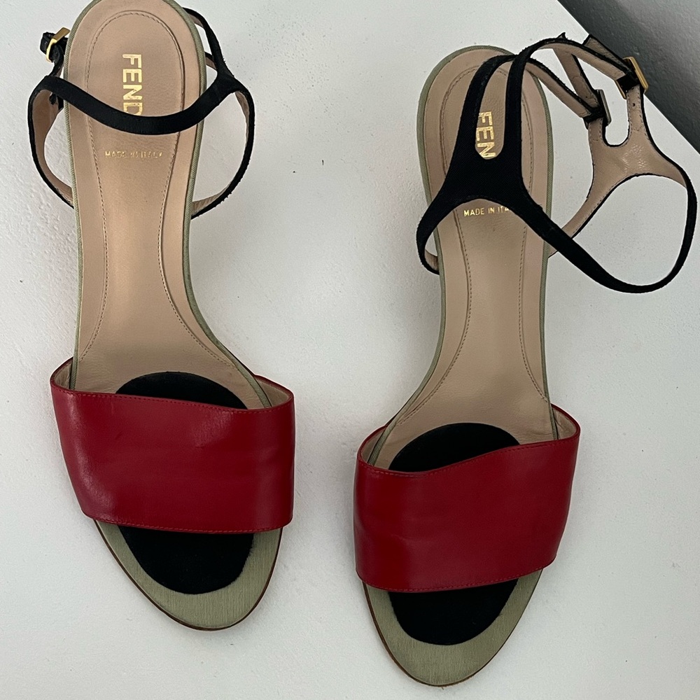 Fendi Women's Red and Black Sandals